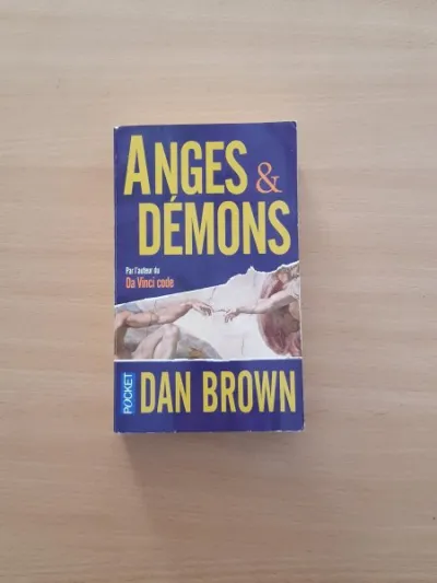 "Anges & Démons" - Dan Brown - Livres