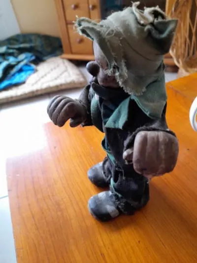 Petite figurine clochard en porcelaine - photo 4