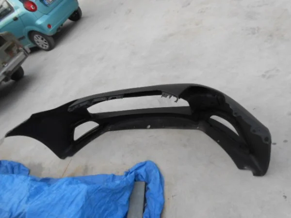 Pare-chocs avant ferrari ff - Équipements Auto - Nice (06000)