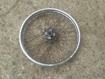 Roue avant kawasaki 125 kh 1977 - photo 2