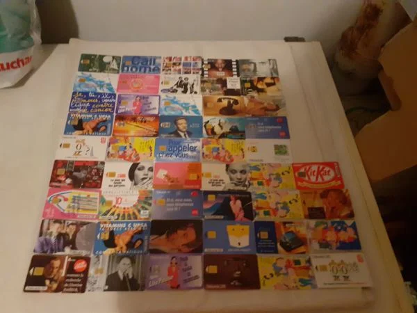 Lot 49 cartes téléphoniques et télécarte - Collection - Saint-Satur (18300)