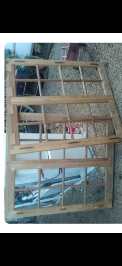 Fenêtre avec encadrement  en bois - photo 2