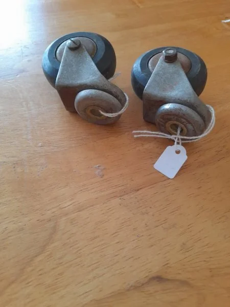 Lot 2 petites roulettes - Bricolage - Saint-Satur (18300)