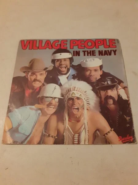 45 t "village peopole" - CD, DVD & Vinyles - Saint-Satur (18300)