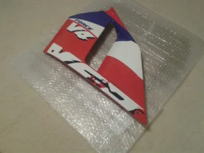 Flanc carénage gauche neuf honda 400 vfr 1993 - photo 2