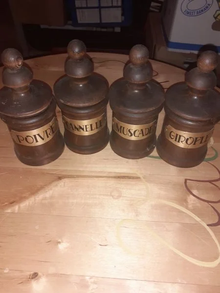 4 petit pots à épices en bois - - Collection - Saint-Satur (18300)