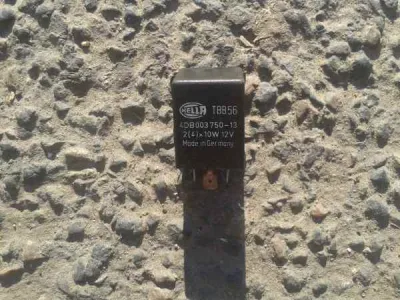 Centrale clignotant triumph 900 trophy 1998 - Équipements Moto - Verberie (60410)