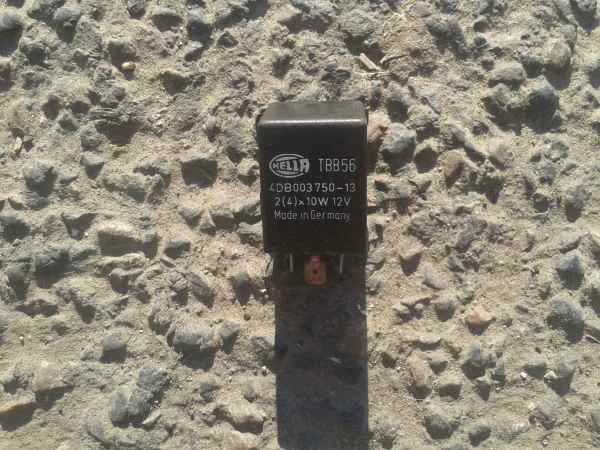 Centrale clignotant triumph 900 trophy 1998 - Équipements Moto - Verberie (60410)