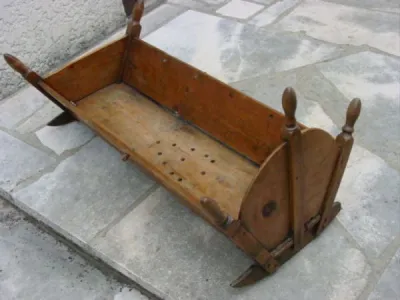 Ancien berceau a bascule - photo 2