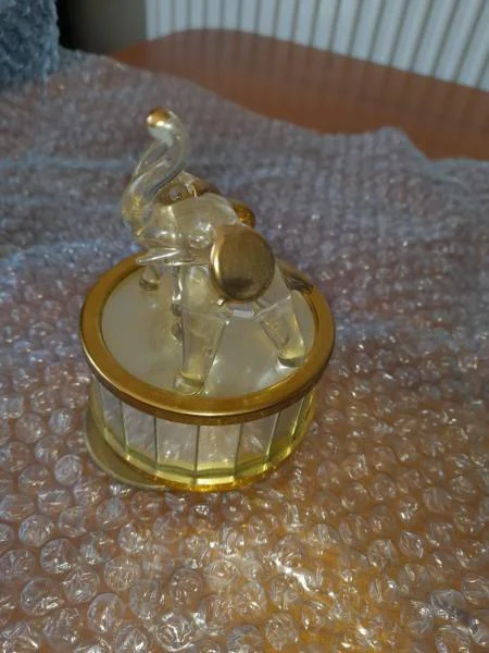 Boite à musique en verre avec éléphants - Décoration - Saint-Satur (18300)