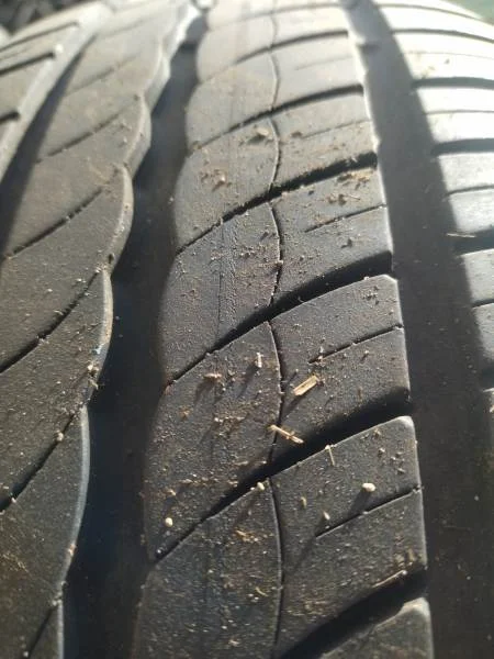 Vends 2 pneus pirelli cinturo en 195/65/15 été - Équipements Auto - Fontenois-lès-Montbozon (70230)