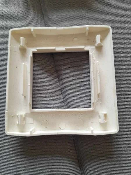 Plaque de finition simple blanc - Bricolage - Saint-Satur (18300)