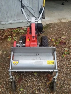 Tondobroyeur à fléaux - Jardinage - Paris 8e (75008)