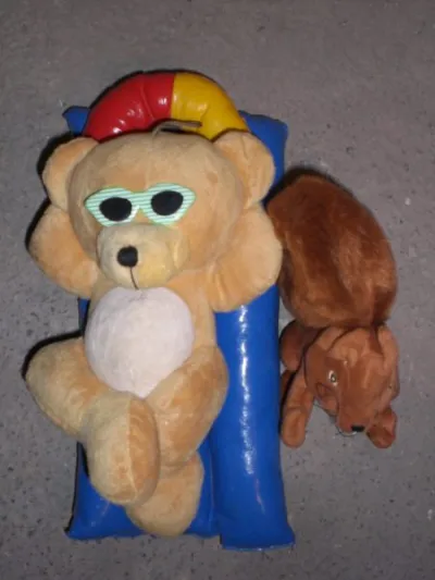 Peluche titi ou jerry ou ecureuil ou balle foot - Jeux & Jouets - Sochaux (25600)