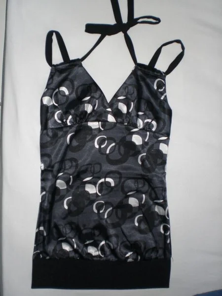 Haut t.36 ou t.40 neuf - Vêtements Femme - Sochaux (25600)