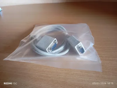 Câble vga standard gris clair  1,50 m - Informatique