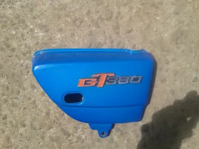 Cache latéral droit bleu foncé suzuki gt 380 - Équipements Moto - Dampleux (02600)