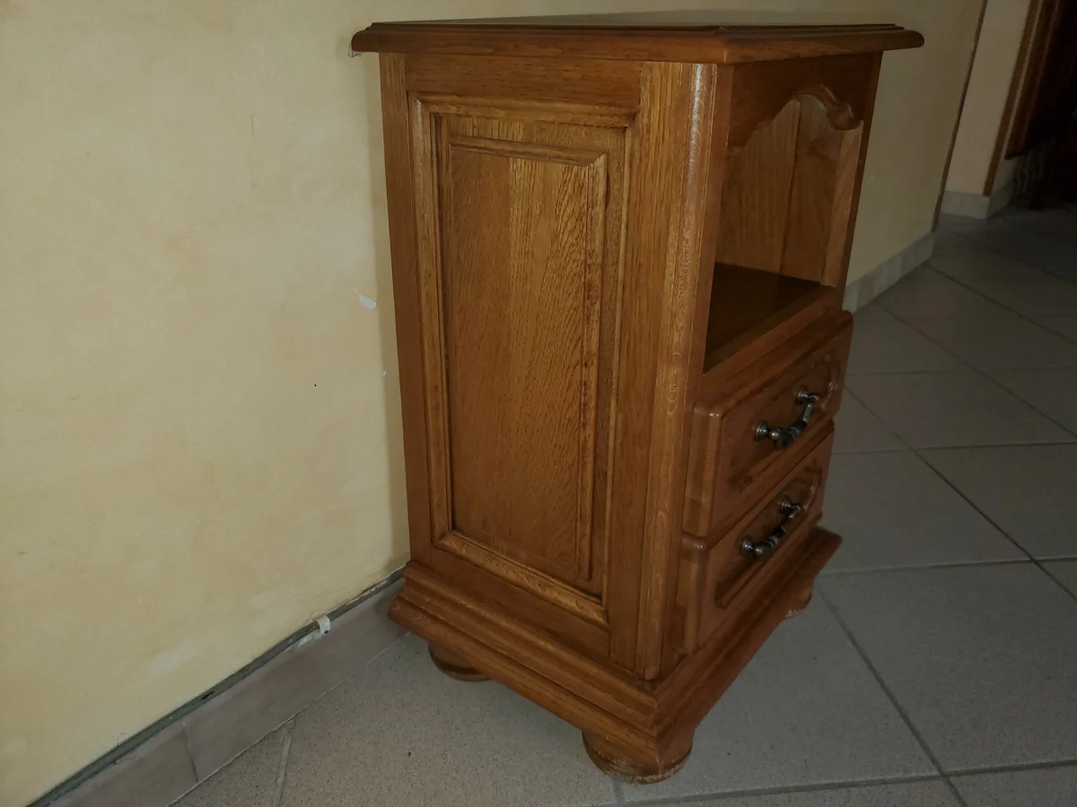 Petit meuble genre table de nuit avec niche et 2 t - Meubles - Saint-Paul-Trois-Châteaux (26130)