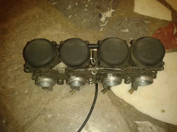 Rampe carburateur kawasaki 1100 zzr c 1992 - Équipements Moto - Nancy (54000)