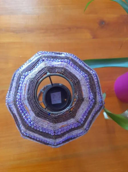 Porte-bougie perlé en métal forme lampe de chevet - Décoration - Saint-Satur (18300)