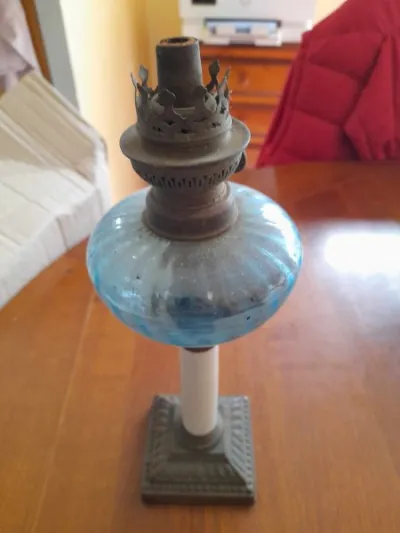 Ancienne lampe à pétrole - photo 2