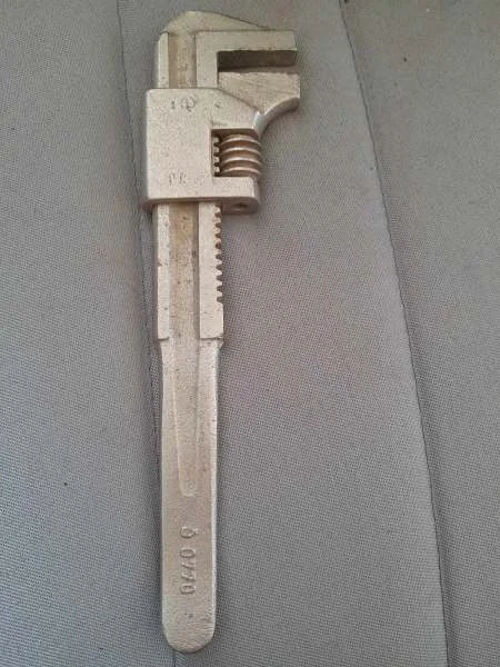 Clé anglaise - clé à crémaillère - Bricolage - Saint-Satur (18300)