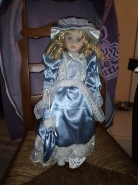 Poupée de porcelaine n°1 - Collection - Saint-Satur (18300)