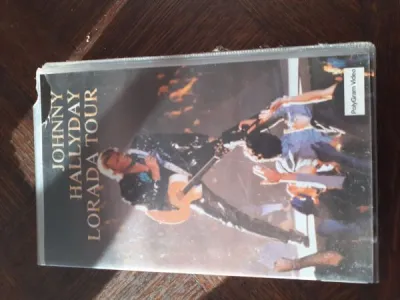 Cassette vhs "johnny hallyday" - CD, DVD & Vinyles - Saint-Satur (18300)