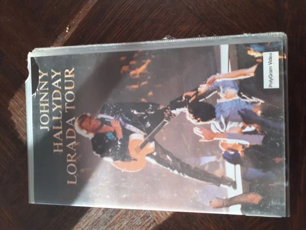 Cassette vhs "johnny hallyday" - CD, DVD & Vinyles - Saint-Satur (18300)