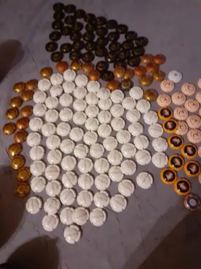 Gros lot de 175 capsules de champagne - Collection - Saint-Satur (18300)