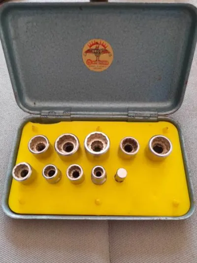 Ancien petit coffret vana deco - jeux de 9 douille - photo 2