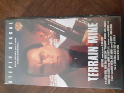 Cassette vhs "terrain miné" - CD, DVD & Vinyles - Saint-Satur (18300)