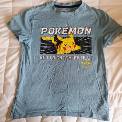 Lot de 4 vêtements pokemon. Taille 146 cm - photo 3
