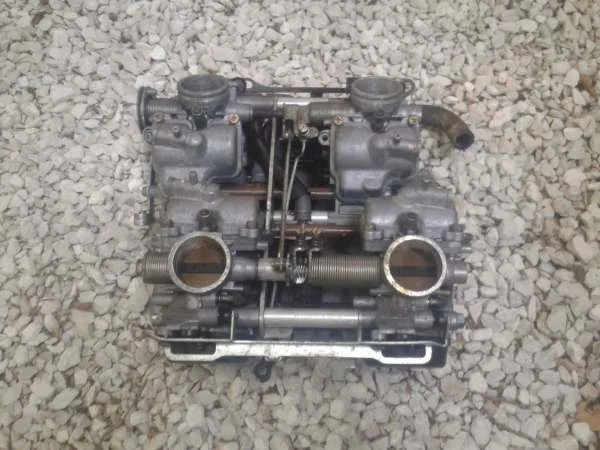 Rampe carburateur honda 750 vfr 1993 - Équipements Moto - Le Mans (72000)