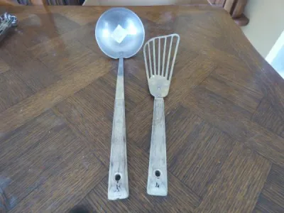 Ensemble louche + spatule a steak - Collection - Saint-Satur (18300)