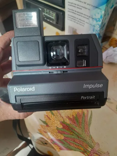 Polaroid Impulse 600 Plus - Image & Son