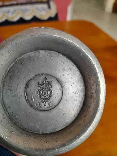 Ancien vase soliflore en étain - Collection - Saint-Satur (18300)