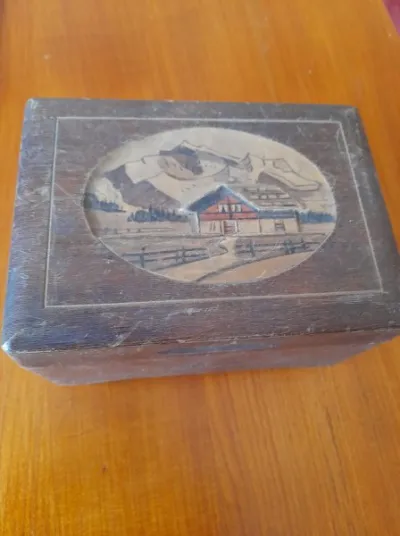 Ancienne boite à bijoux en bois musical - Décoration - Saint-Satur (18300)