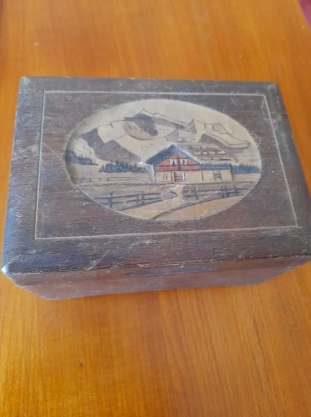 Ancienne boite à bijoux en bois musical - Décoration - Saint-Satur (18300)