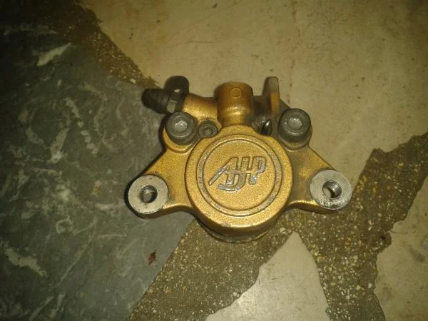 Étrier de frein arriere yamaha 50 tzr 2013 - Équipements Moto - Nancy (54000)