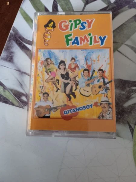 Cassette audio " gipsy family " - CD, DVD & Vinyles - Saint-Satur (18300)