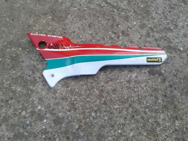 Cache latéral gauche aprilia 125 af1 sinthési 1989 - Équipements Moto - Dampleux (02600)