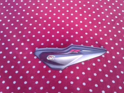 Cache latéral gauche scooter yamaha 50c aerox 2018 - Équipements Moto - Compiègne (60200)