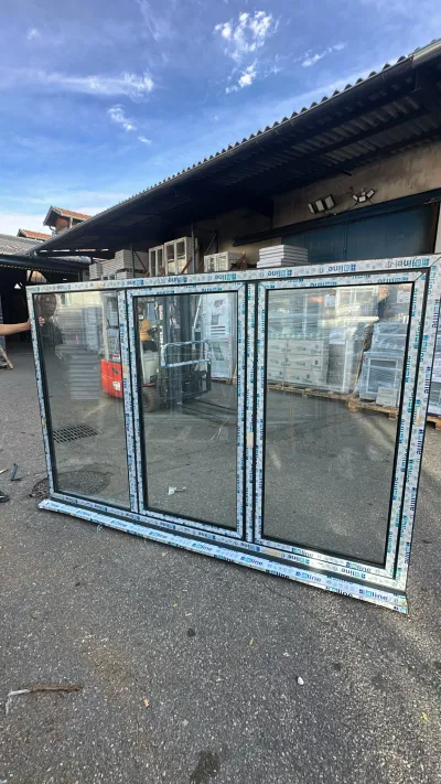 Châssis deux vantaux et un fixe en 7016 - Bricolage