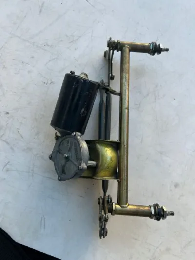 Moteur d'essuie-glace avec support porsche 912 - photo 3