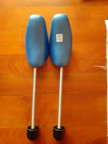 Paire d'embauchoirs pour chaussures - Chaussures - Saint-Satur (18300)