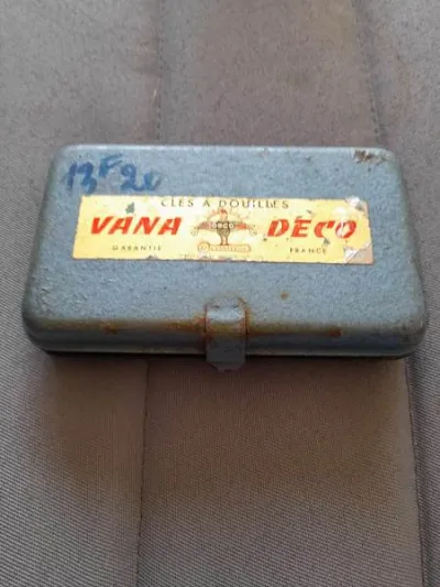 Ancien petit coffret vana deco - jeux de 9 douille - Bricolage - Saint-Satur (18300)