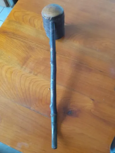 Ancienne grande pipe en bois et écorse artisanale - photo 2