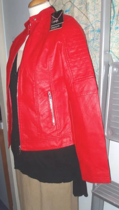 Veste neuve en simili-cuir design Italien - Vêtements Femme