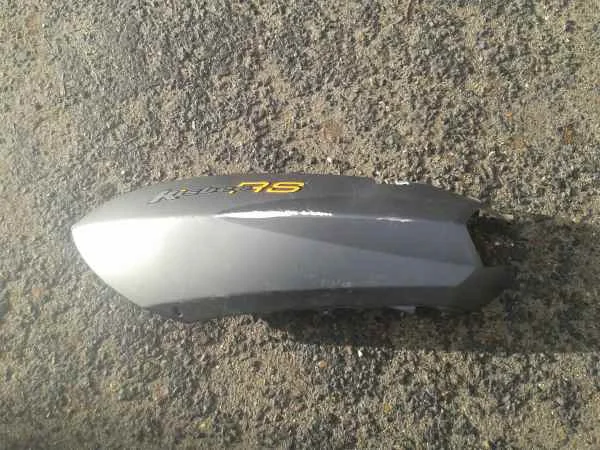 Cache latéral gauche peugeot 50 kees bee 2016 - Équipements Moto - Verberie (60410)